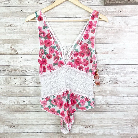 BACI Queen Plus White Mesh Pink Floral and Lace Tie-Up Teddy Lingerie NWT - Picture 2 of 11